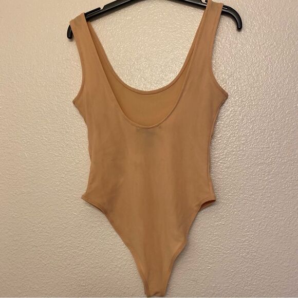 Forever 21 scoop neck Unlined tan beige stretch mesh thong bodysuit NWOT small - Picture 2 of 10